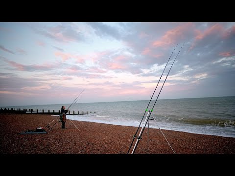 UK Beach Fishing for Smoothhounds & Thornback Rays - Rough Weather, Lost Rigs & One Broken Reel!