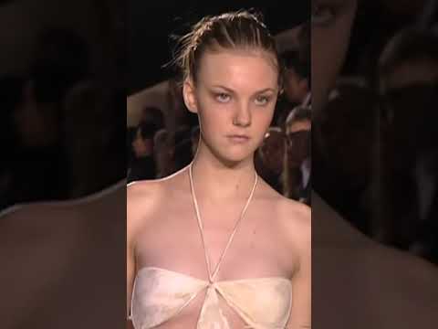 Vintage in Pills STELLA MCCARTNEY Spring 2004 Fashion Channel c0