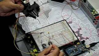 Robotic Arm Gripper control with pots