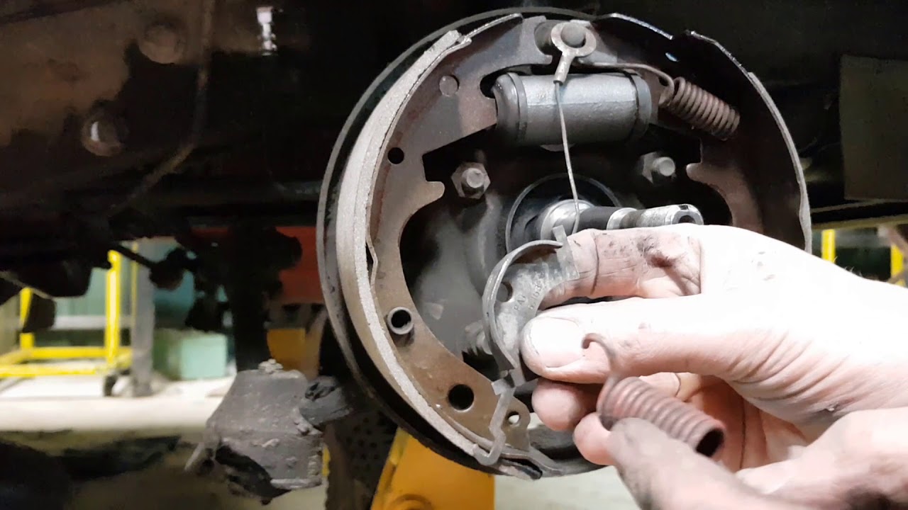 5 minute R, S and Ap5 Chrysler Valiant drum brake upgrade YouTube