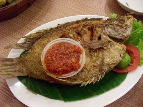 Resep Masakan Ikan Goreng Pedas Gurih - YouTube