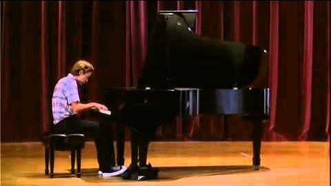 リバー・フェニックス - 映画「旅立ちの時」で実際にモーツァルトを弾く