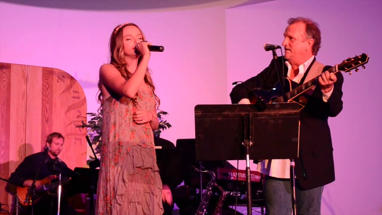 Who sings old fashioned love song
