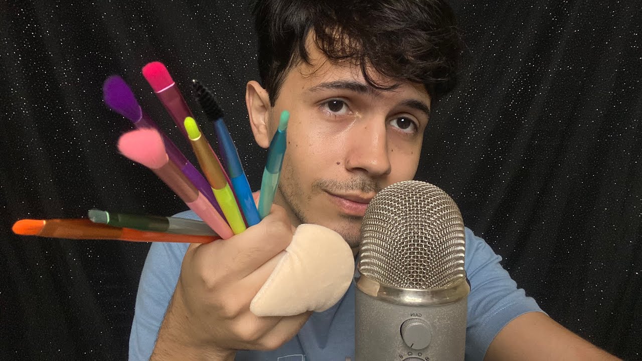 ASMR: Pincel no rosto com sons de boca secos para dormir rápido