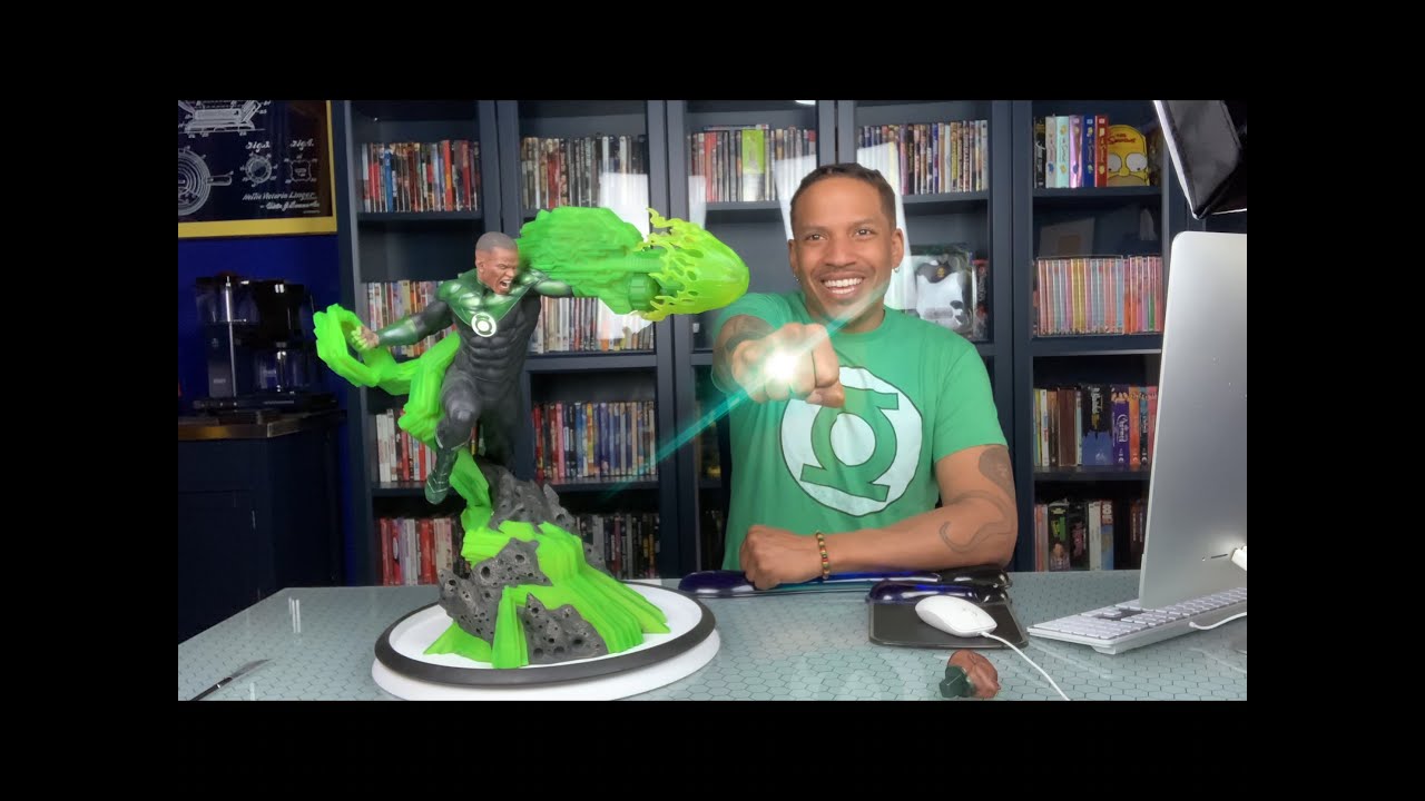 GIVEAWAY ALERT | Sideshow 1/4 Scale Green Lantern Statue Review