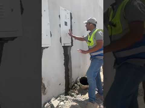 كيفية تركيب لوحة الكهرباء والمياه في جدار سور الفيلا
