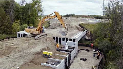 DECAST   Gravix Retaining Wall and Traffic Barrier   Richmond Hill 2020 09 01