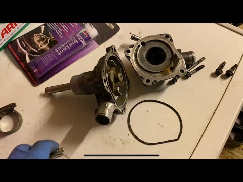 CBF 600 leaking water pump repair. - YouTube