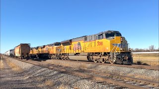 UP SD70AH T4 leads 4x1 Z train