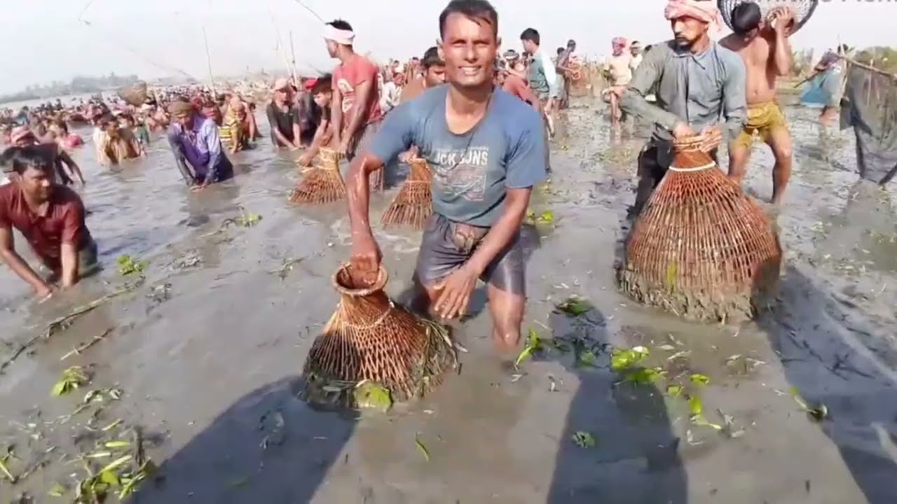 Unbelievable Adventures Traditional Fishing😊😊 Best fishing together