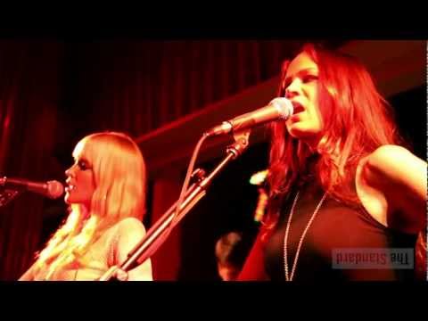 The Pierces - Boring, Live On The Top