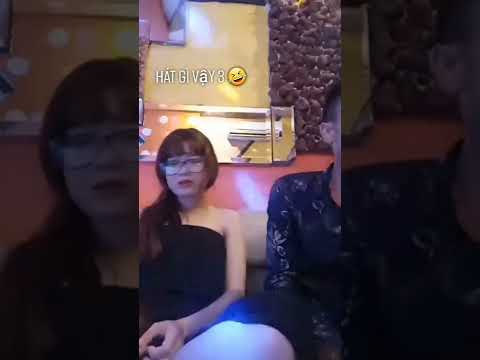 Video Thanh niên dẫn gái vào karaoke chỉ để hát tụng kinh - youtube