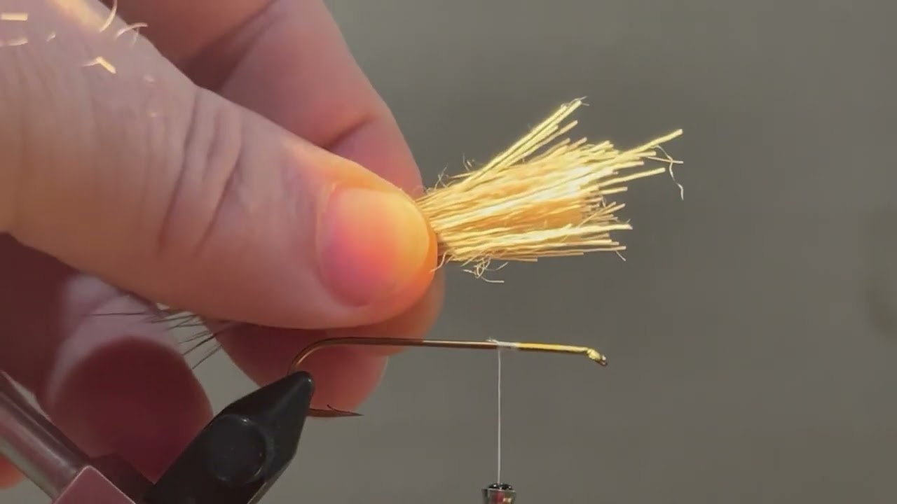 How to tutorial for beginner fly tyers: How to Spin Deer Hair