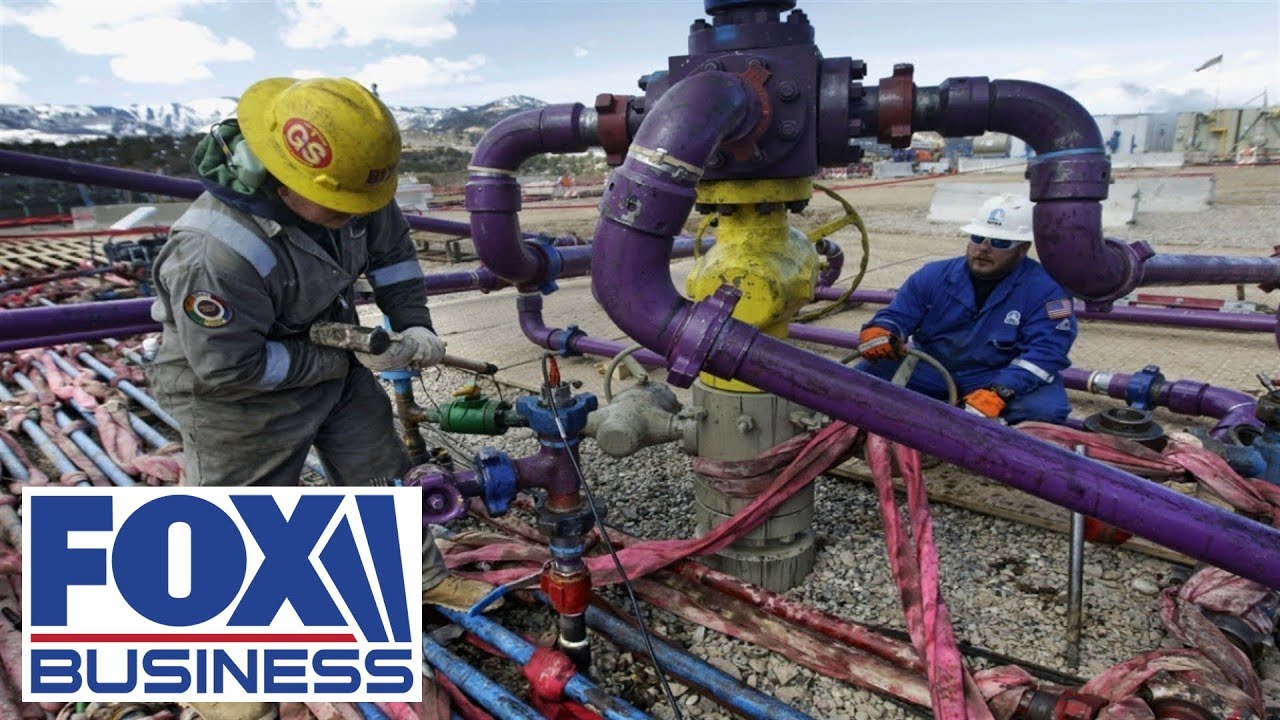 Oil prices hit highs as market worries about Dakota pipeline shutdown: Lipow Oil