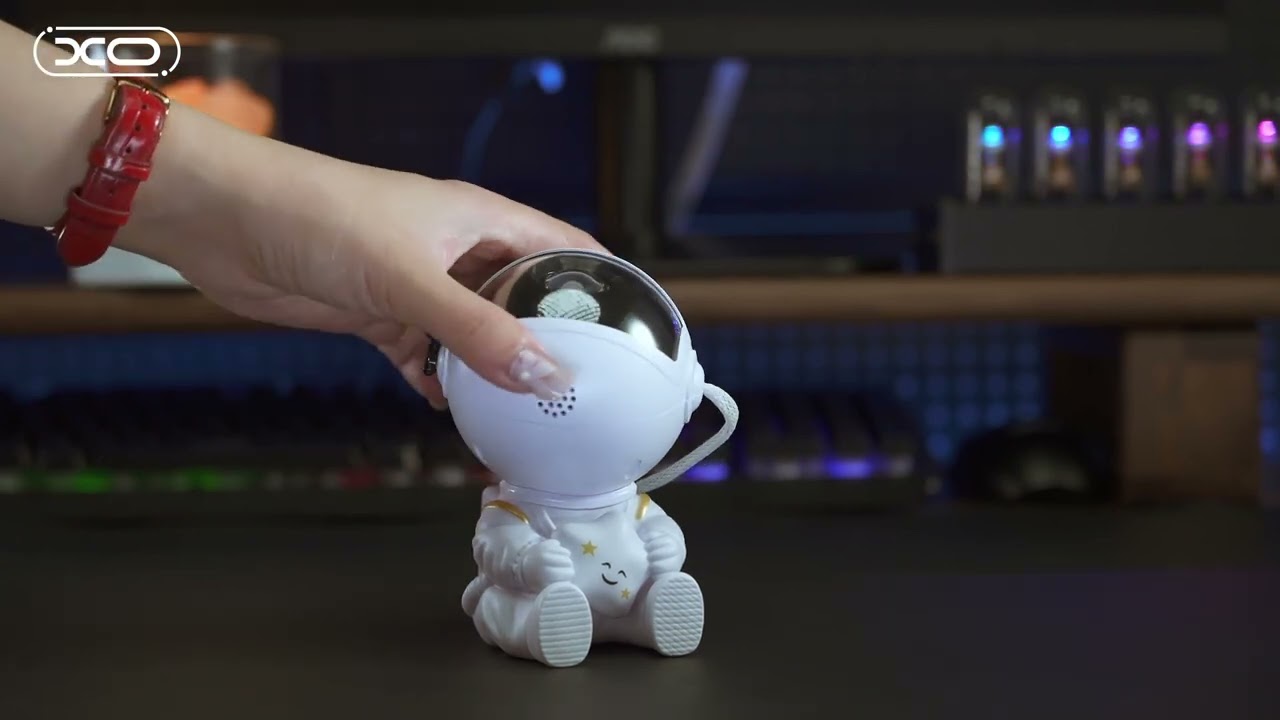 Нічник-проектор XO CF4 Mini Астронавт