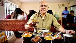 MARATHA STYLE NON VEGETARIAN Food | MARATA DARSHAN | Naati Koli Saaru, Mutton Chops & More! screenshot 3