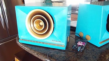 RCA Victor AM radio with PHONO input jack playing an iPod.