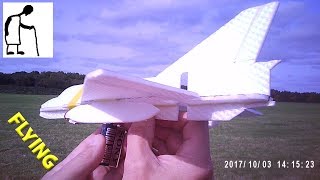 Flying my pizza tray Baubericht Microfighter FREE FLIGHT