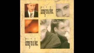 Living in a box -  Living in a box (1987)