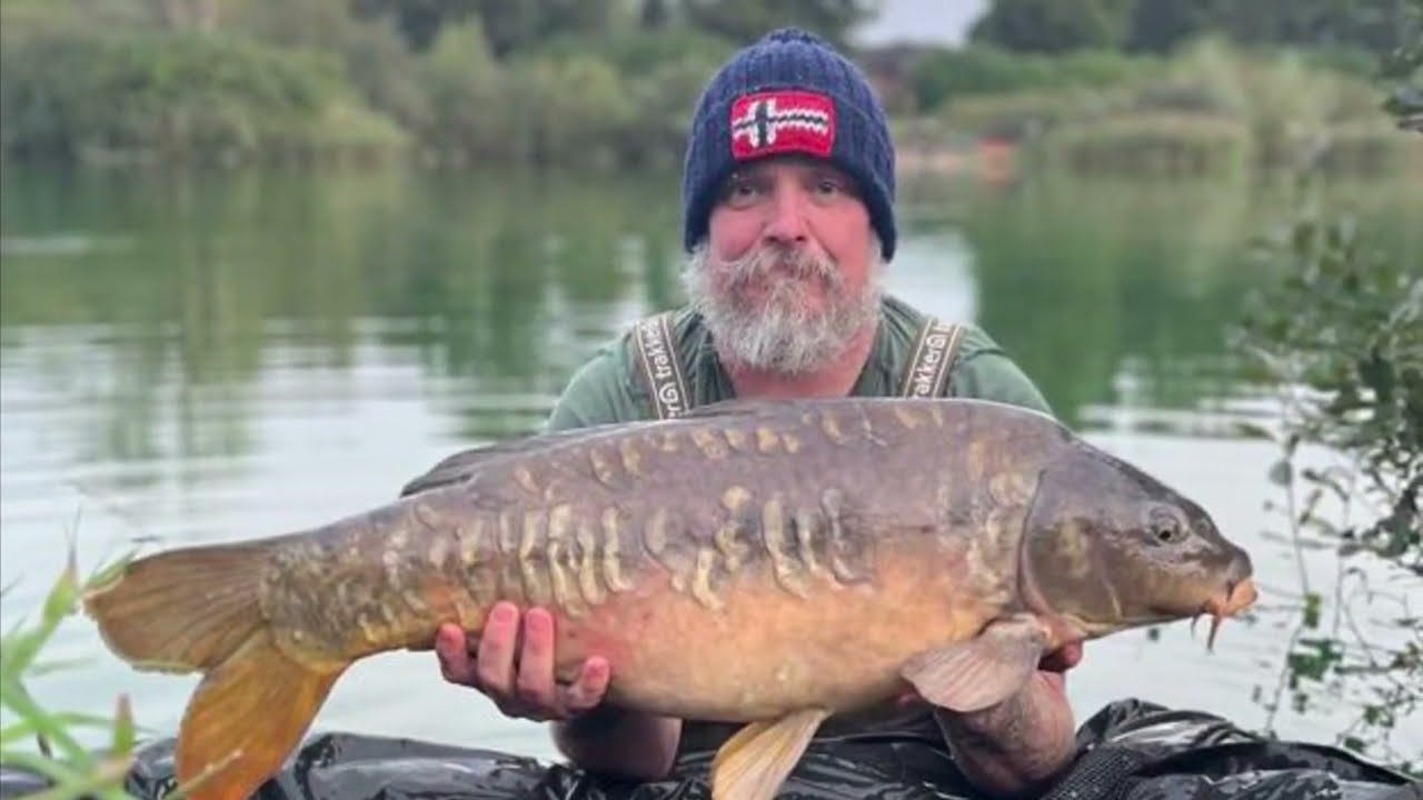 Fishing at Oakwood predator lake thetford Oct 2023 lots of new pbs