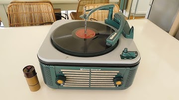 Webcor 3 speed automatic record player playing a 78 RPM record.