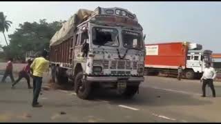 Mar dala truck driver ko | aisa kisi ke sath nhi hona chahiye #truckdriver #truckdriving screenshot 4