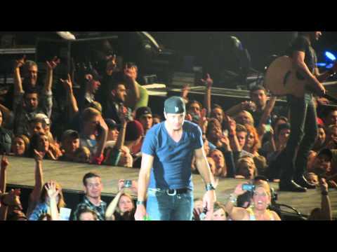 Luke Bryan, T2 & FGL - One More Night & Locked Out Of Heaven - Green Bay