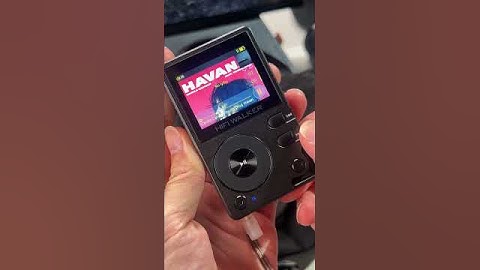 I Tried a Retro MP3 Player in 2025 and Here