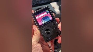 I Tried a Retro MP3 Player in 2025 and Here