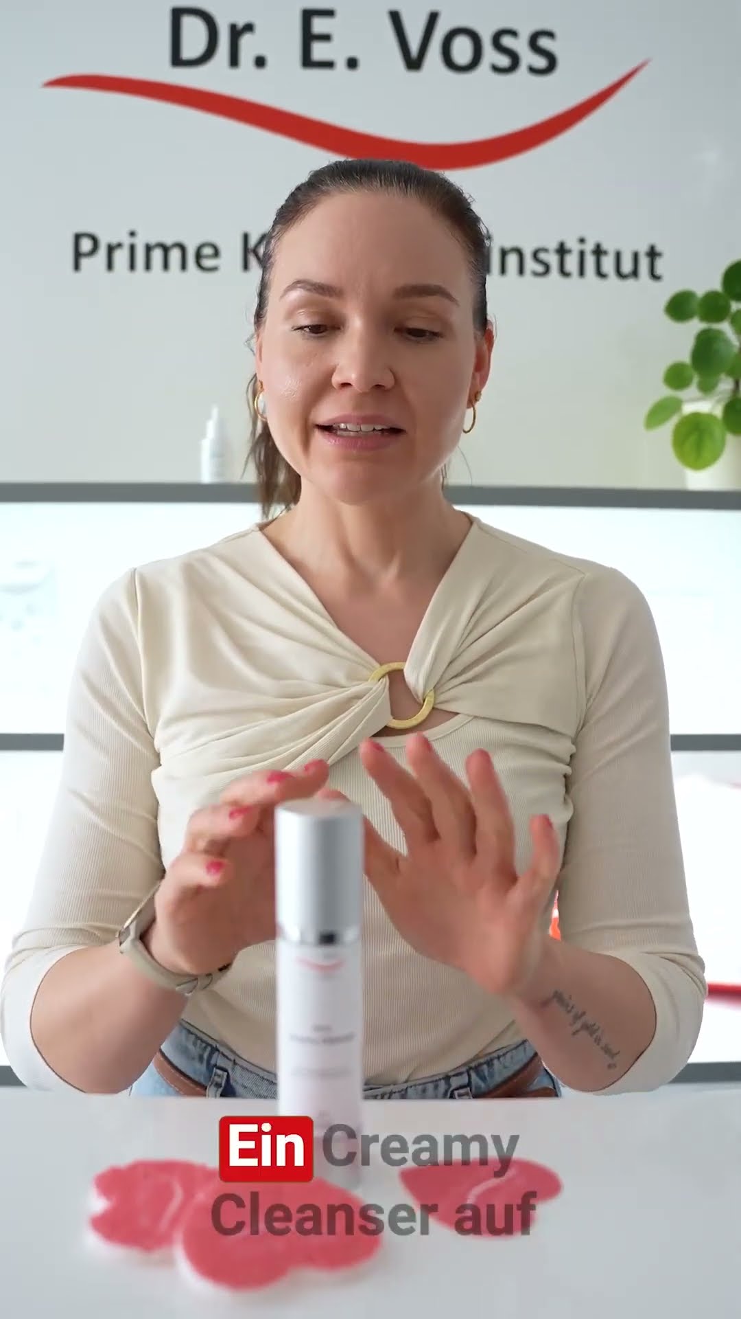ULTRA milde cremige Reinigung für empfindliche und trockene Haut - YouTube
