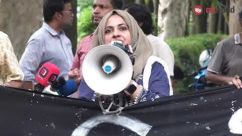কোটা আন্দোলনকারী ছাত্র ছাত্রীদের উপর জুলুম হওয়ায় গর্জে উঠলেন শিক্ষিকা সাইমা