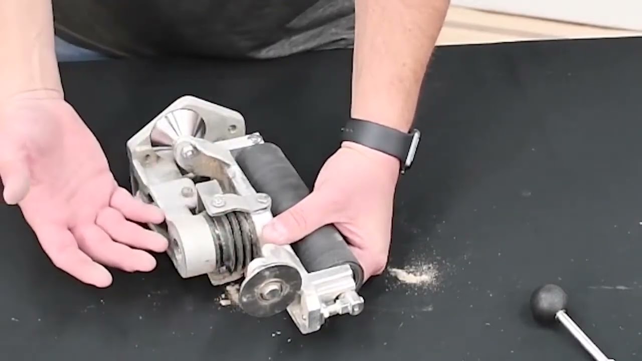 Clarke American Sanders B2 Edger - Brand New In Case