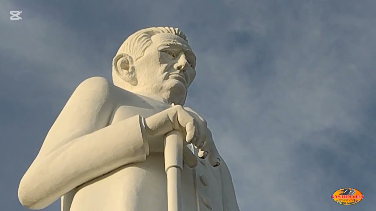 fomos visitar a estátua de padre Cícero em Juazeiro do Norte.