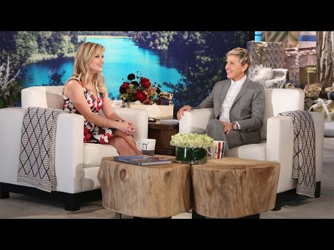 Vidéo: Comme Des Jumeaux: Reese Witherspoon, 44 Ans, A été Confondue Avec La Sœur De Sa Fille