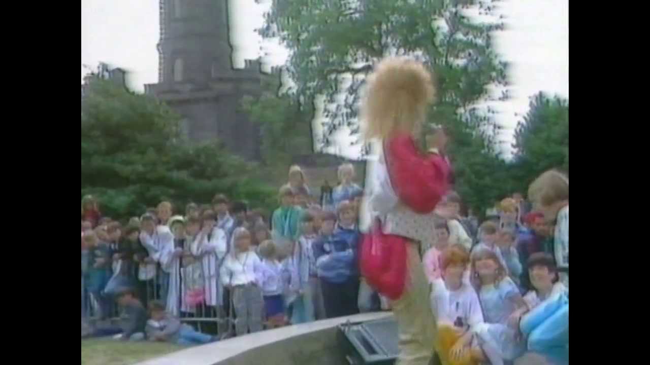 Real Roxanne & Hitman Howie Tee - Bang Zoom (UK TV 1986)