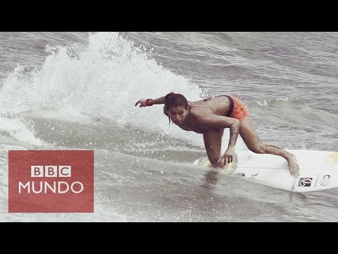 Vídeo: La Mejor Surfista Profesional Femenina De Brasil No Puede Obtener Patrocinadores Porque 