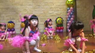 小豆芽的舞孃表演