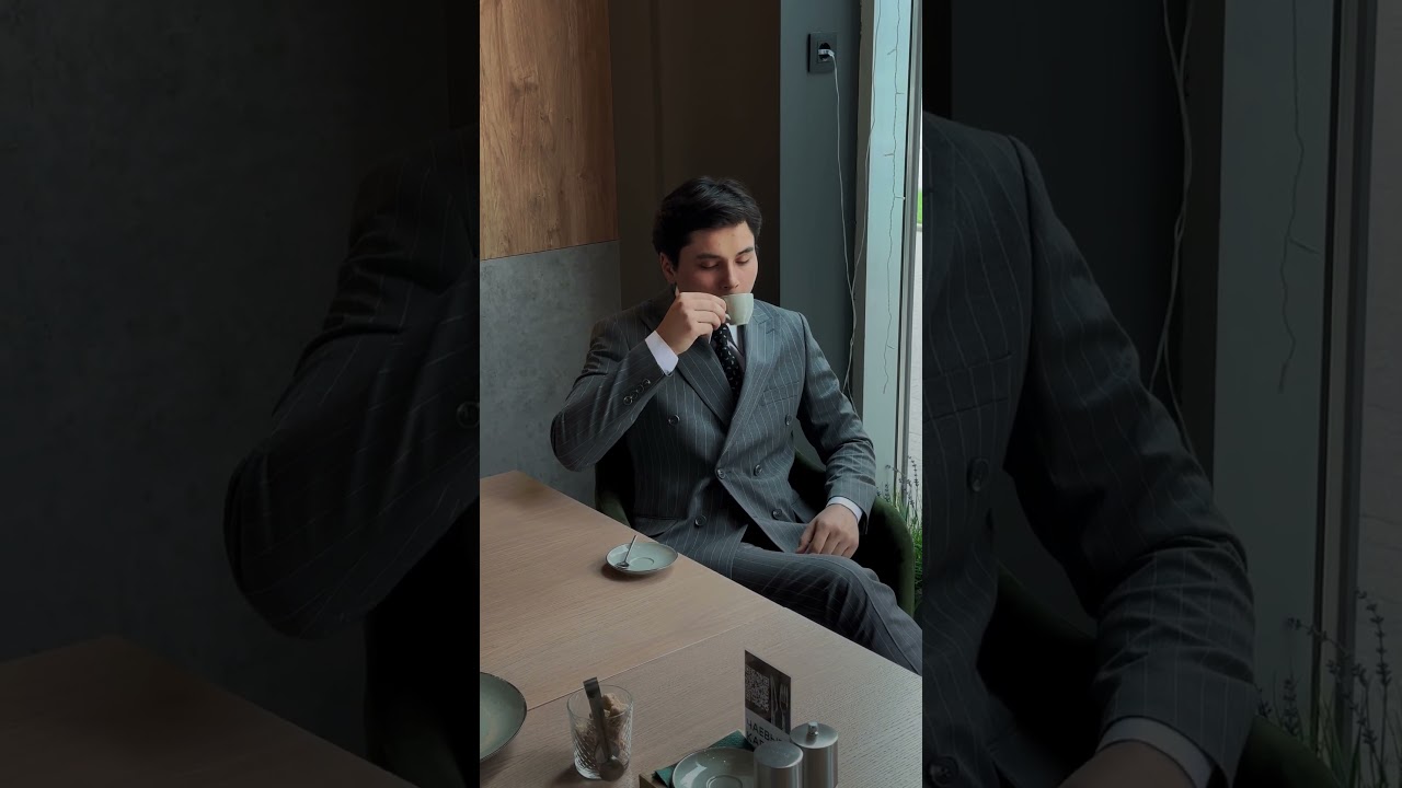 130417 - Костюм двубортный в широкую полоску серый 