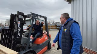 Udo fährt Gabelstapler und Ron dreht durch!