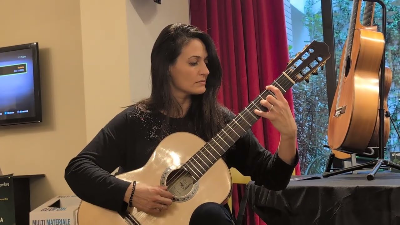 Anabel Montesinos guitar-test Marco Lorenzon Liutaio