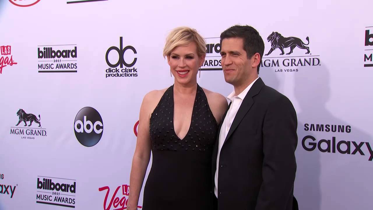 Molly Ringwald Red Carpet Fashion - BBMA 2015