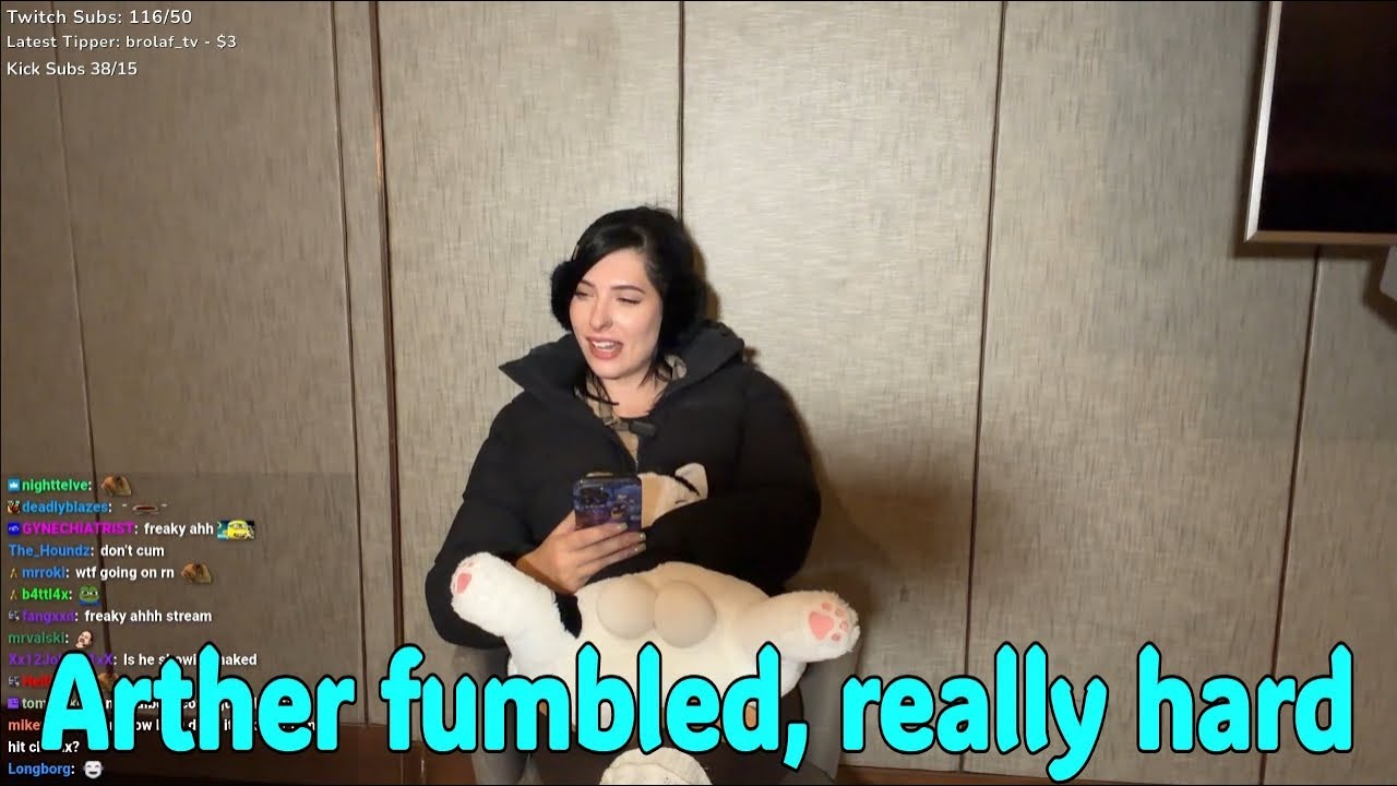 Джулия спросила Артура, может ли она присоединиться к нему и согреть ноги под тёплой водой из душа.