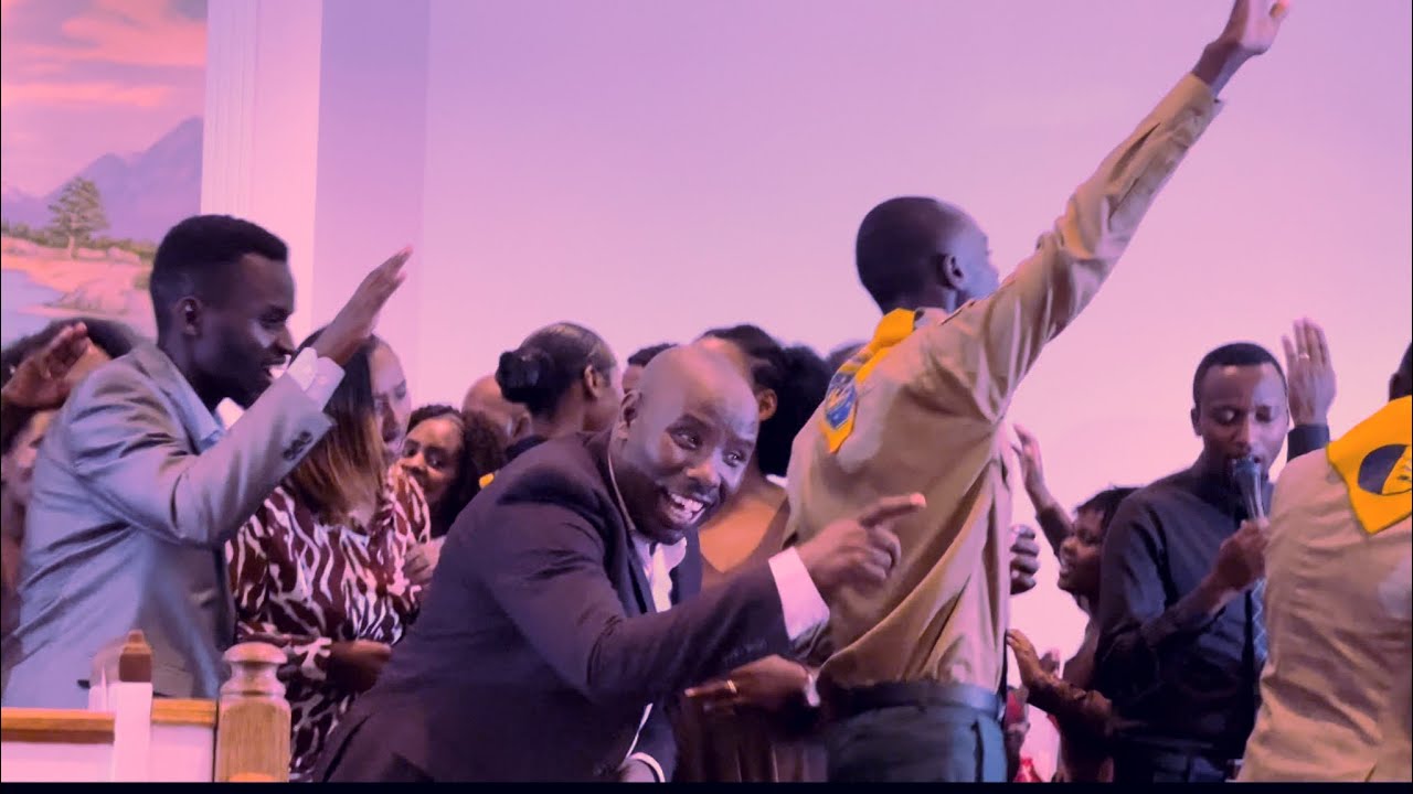 UMUNEZERO CHOIR IKOZE IBITANGAZA MURI KY BOSE BARAHAGURUKA UMVA IZONDIRIMBO UBUNDI UMERERWE NEZA❤️🤩