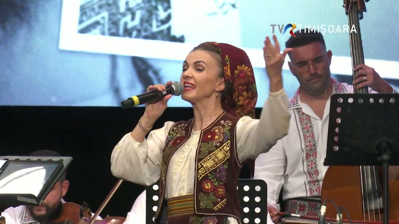 Andreea Voica și Deian Galetin la Festivalul Național MARIANA DRĂGHICESCU #Folclor Andreea Voica și Deian Galetin la Festivalul Național MARIANA DRĂGHICESCU #Folclor