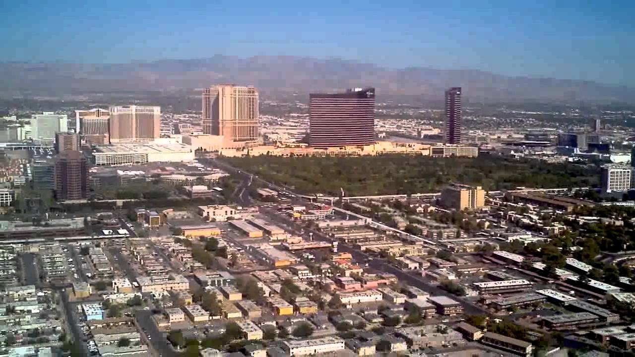 Landing Las Vegas with Awesome Strip View YouTube
