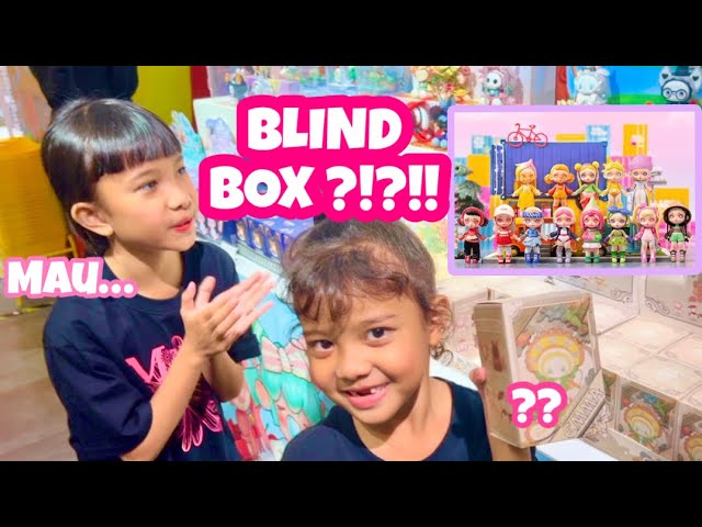 Ajak kakak belanja 🛍️ | Jalan Jalan bersama Kakak | Blind Box Viral class=