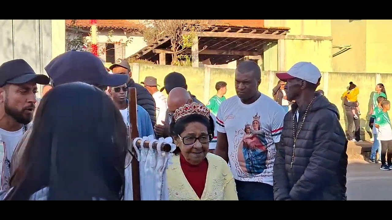 Guarda de Moçambique da Associação São Sebastião com a Rainha da bandeira 2025