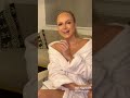 Eliana entrega spoiler do GNT no roupão