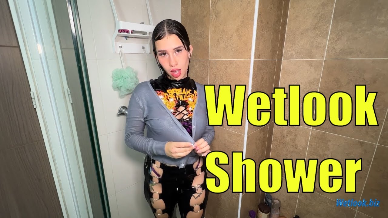 ⁣Wetlook girl gets her clothes wet in the shower | Wetlook blouse | Wetlook black T-shirt