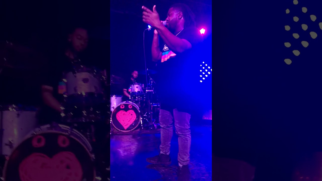 Xavier Omar performing Afraid at Warehouse Live